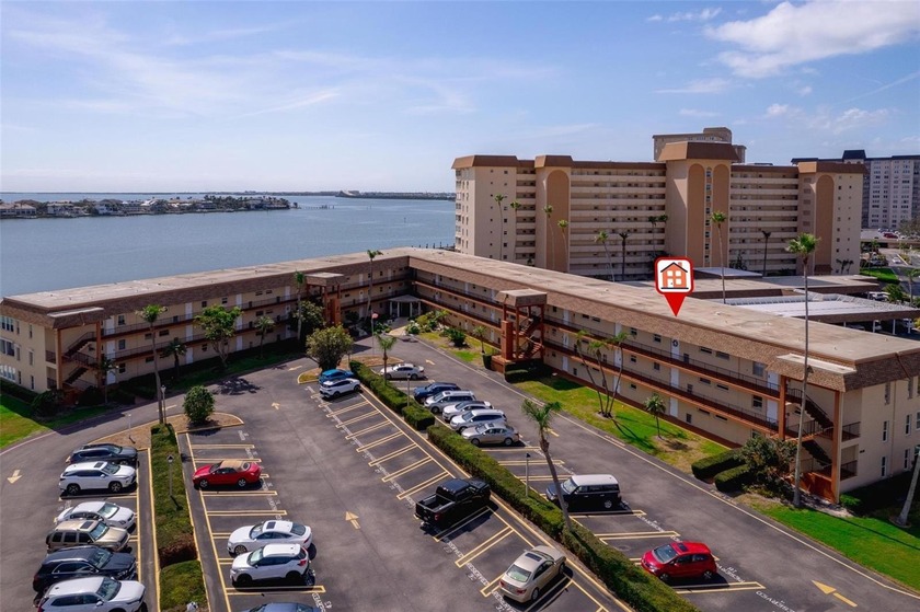 Welcome to this beautifully updated 2-bedroom, 2-bath waterfront - Beach Condo for sale in St. Petersburg, Florida on Beachhouse.com