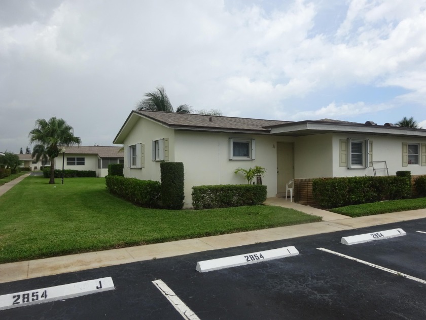 1 bed with one and a half baths. 1 story villa. Remodeled - Beach Home for sale in West Palm Beach, Florida on Beachhouse.com