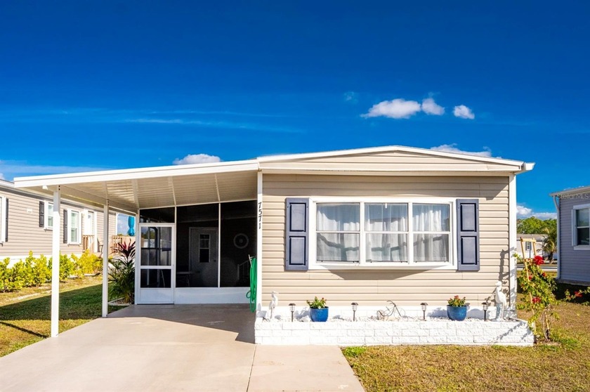 Beautiful Calypso model manufactured home featuring a desirable - Beach Home for sale in Port Charlotte, Florida on Beachhouse.com