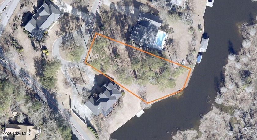 Waterfront Lot in Desirable Olde Towne! Don't miss this rare - Beach Lot for sale in New Bern, North Carolina on Beachhouse.com