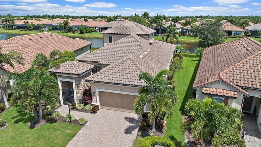 Welcome to this charming patio home located in the renowned - Beach Home for sale in Bradenton, Florida on Beachhouse.com