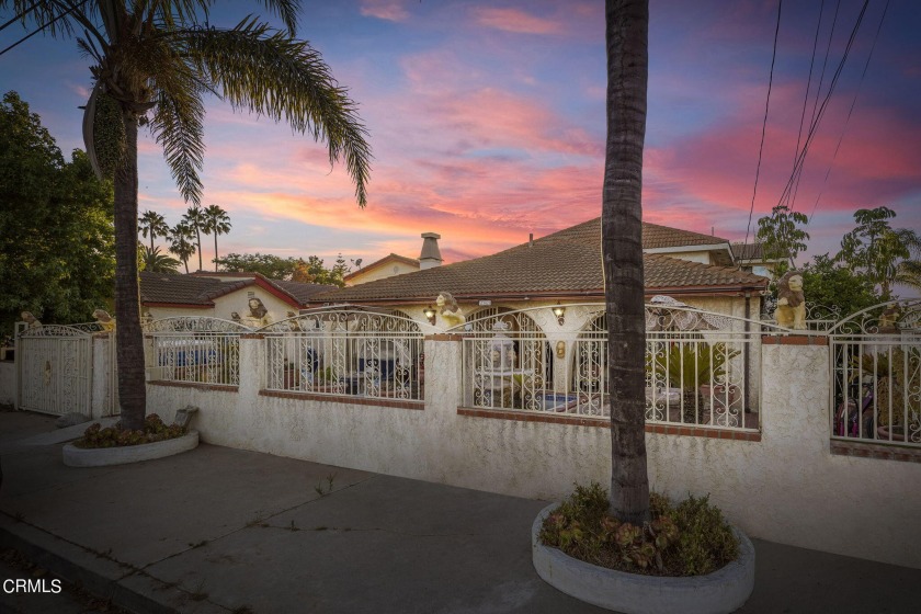 MASSIVE THREE-PLEX LISTING! Check-Out Approximately 4,126 Square - Beach Townhome/Townhouse for sale in Ventura, California on Beachhouse.com