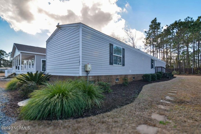 Amazing opportunity for a 2019 single wide manufactured home - Beach Home for sale in Calabash, North Carolina on Beachhouse.com