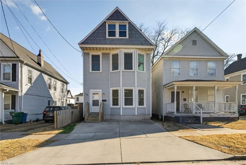 BEAUTIFUL AND SPACIOUS REMODELED 5 BEDROOM, 3 FULL BATH HOME! - Beach Home for sale in Newport News, Virginia on Beachhouse.com