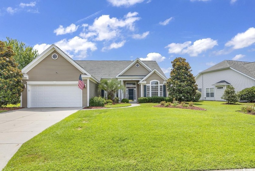 This spacious custom built home is located on a cul-de-sac in - Beach Home for sale in Murrells Inlet, South Carolina on Beachhouse.com
