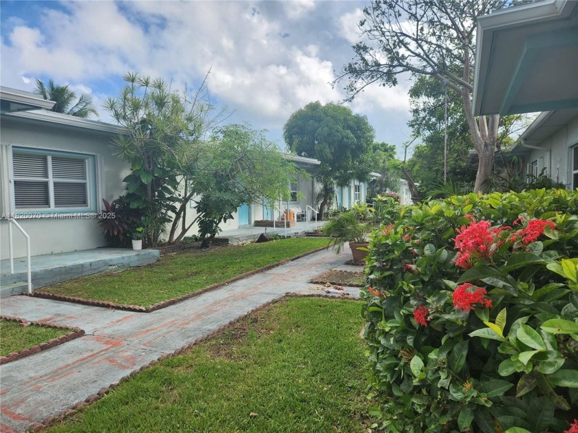 COZY AND SPACIOUS ONE BEDROOM APARTMENT IN MAGNIFICENT MIAMI - Beach Condo for sale in Miami Beach, Florida on Beachhouse.com