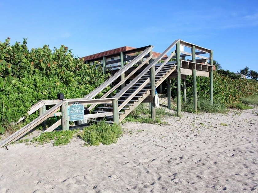 Enjoy 700' of oceanfront beach in a very active 55+ social - Beach Condo for sale in Vero Beach, Florida on Beachhouse.com