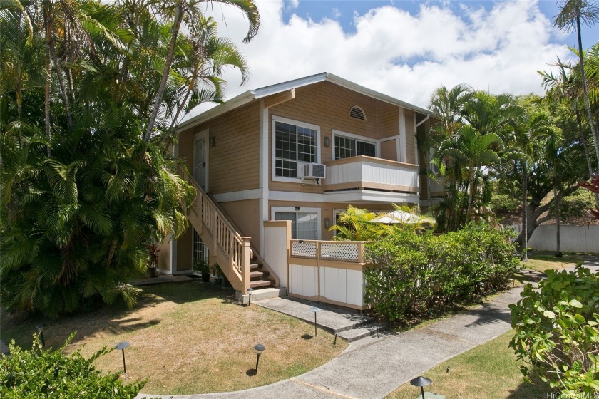 This beautifully located townhome in Crosspointe offers a secure - Beach Condo for sale in Honolulu, Hawaii on Beachhouse.com