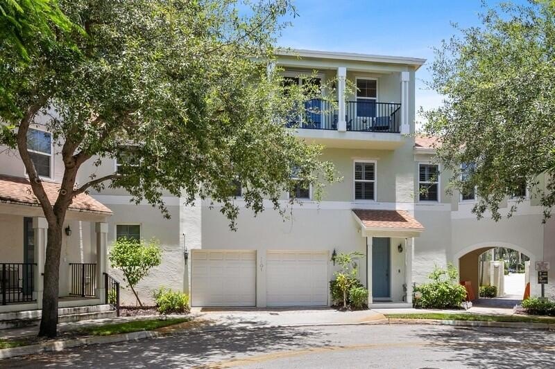 Exceptional location! Situated in the HEART of West Palm Beach - Beach Townhome/Townhouse for sale in West Palm Beach, Florida on Beachhouse.com