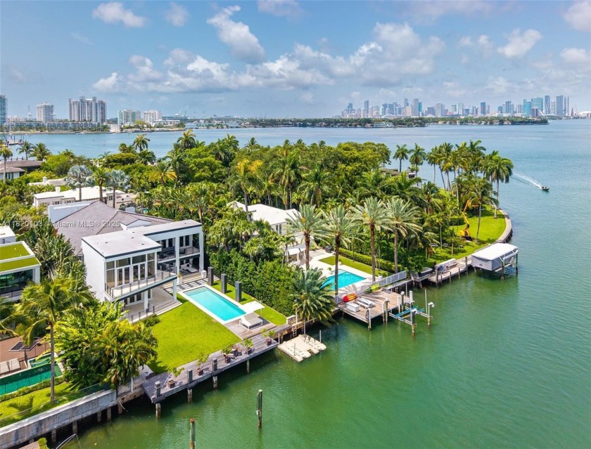 Secure Sunset Island III's premier waterfront position with a - Beach Home for sale in Miami Beach, Florida on Beachhouse.com