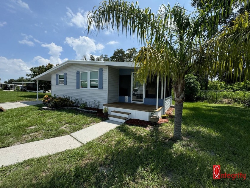 BEAUTIFULLY RENOVATED 2 BED, 2 BATH HOME LOCATED 7 MILES FROM - Beach Home for sale in Sarasota, Florida on Beachhouse.com