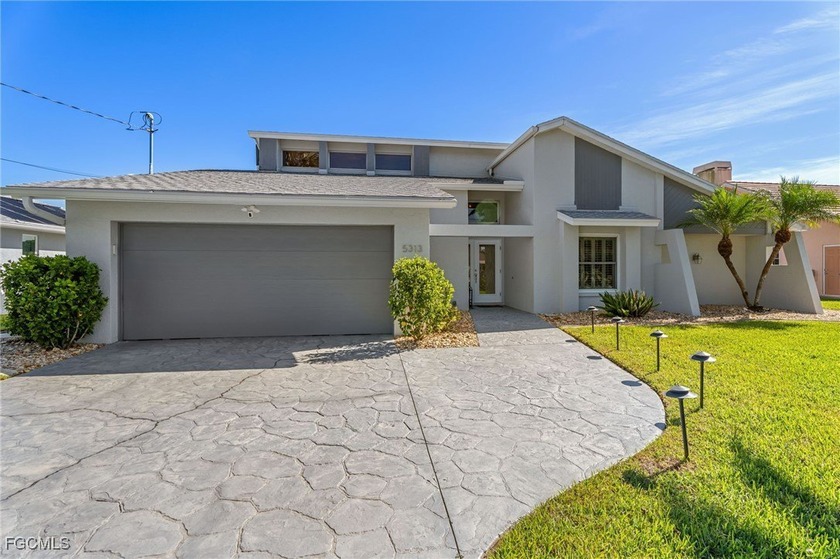 It's ALL about the water - and this DIRECT SAILBOAT, QUICK GULF - Beach Home for sale in Cape Coral, Florida on Beachhouse.com