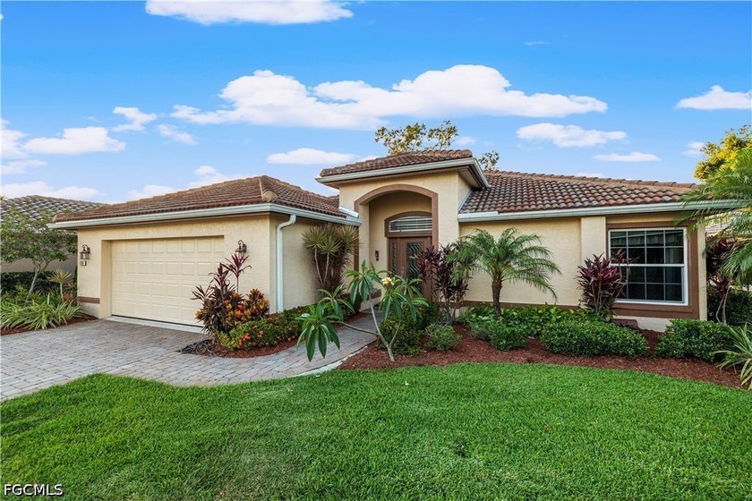 STUNNING LAKEFRONT LIVING IN HERONS GLEN within the highly - Beach Home for sale in North Fort Myers, Florida on Beachhouse.com