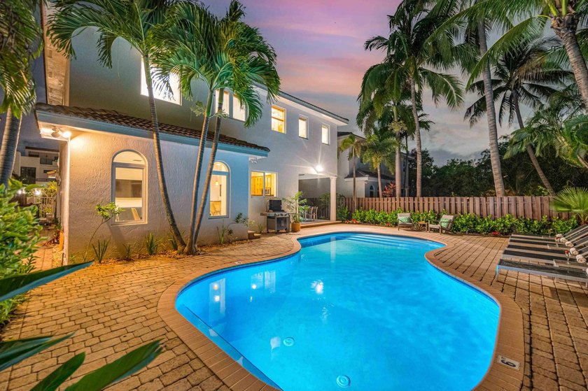 Nestled between Fort Lauderdale Beach and Hugh Taylor Birch - Beach Home for sale in Fort Lauderdale, Florida on Beachhouse.com