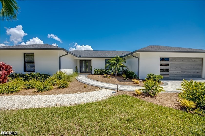 Welcome to your dream retreat on Sanibel Island. This - Beach Home for sale in Sanibel, Florida on Beachhouse.com