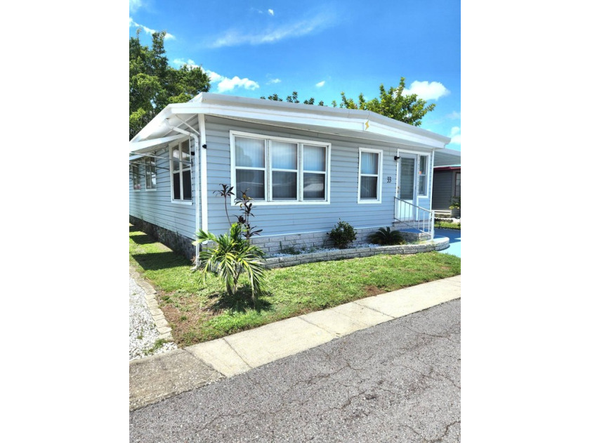 IMPECCABLE 2.4.x.5.6 doublewide custom home with appx 1400 sqft - Beach Home for sale in Largo, Florida on Beachhouse.com