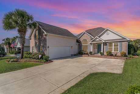 This is an immaculate 4-bedroom, 3-bathroom home in the - Beach Home for sale in Myrtle Beach, South Carolina on Beachhouse.com