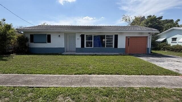 ATTENTION INVESTORS !! Come see this Bank owned, three bedroom 2 - Beach Home for sale in Margate, Florida on Beachhouse.com