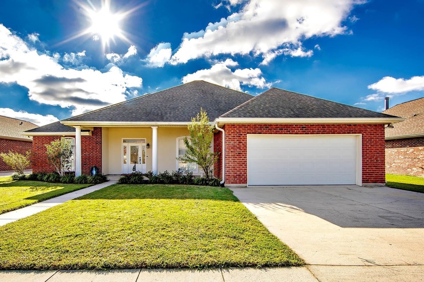 Welcome to your dream home in Eagle Lake Estates Subdivision! - Beach Home for sale in Houma, Louisiana on Beachhouse.com