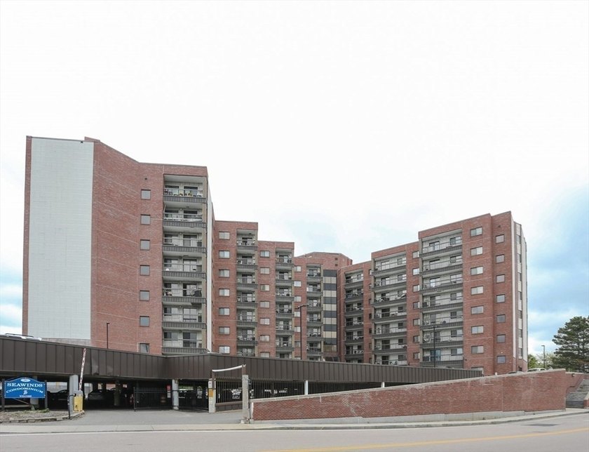 Bright, spacious & beautifully updated corner-unit condo - Beach Condo for sale in Quincy, Massachusetts on Beachhouse.com