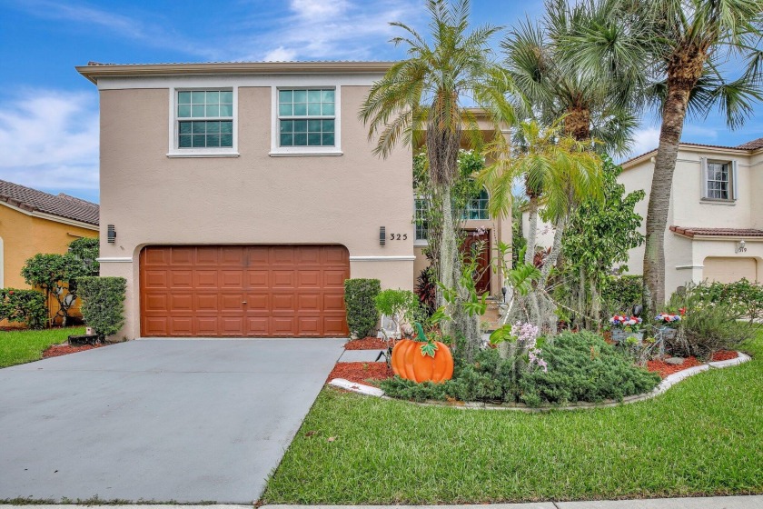 WELCOME TO YOUR NEW IMMACULATE HOME!!!  Amazing location! - Beach Home for sale in Pembroke Pines, Florida on Beachhouse.com