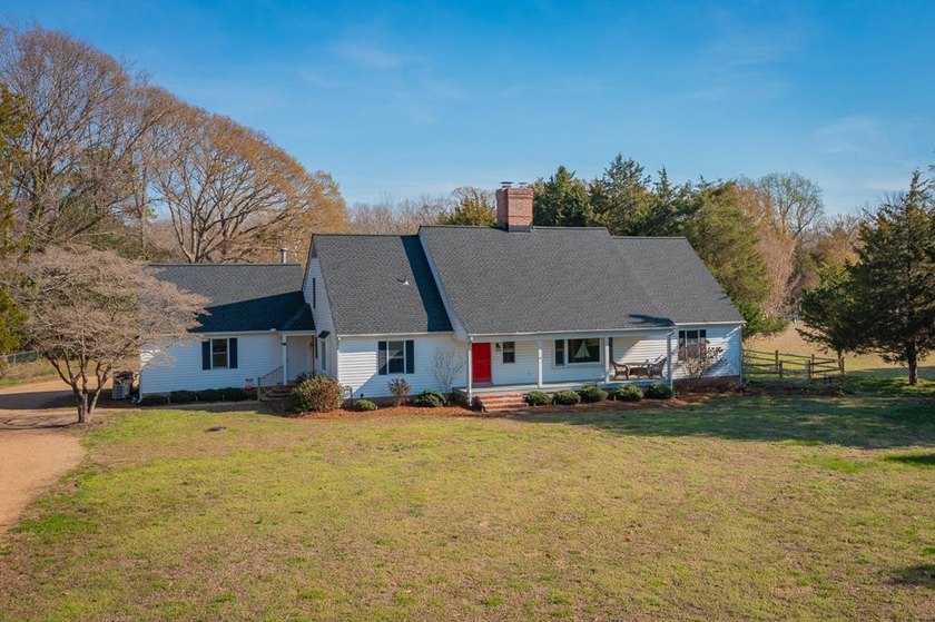 Beautifully updated two-level home with hardwood floors set on - Beach Home for sale in Lancaster, Virginia on Beachhouse.com