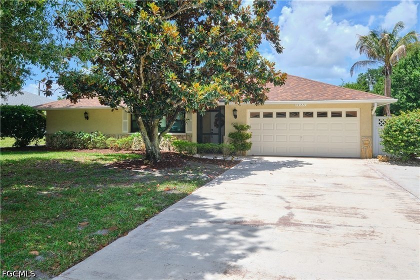 Welcome to this absolutely beautiful 4 bedroom, 3 1/2 bathroom - Beach Home for sale in North Fort Myers, Florida on Beachhouse.com