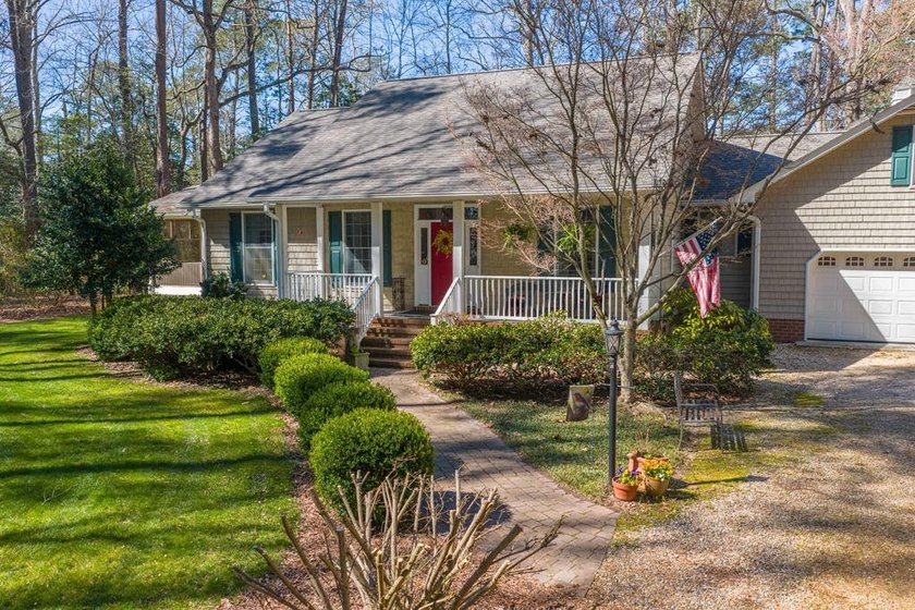 Public Remarks: Private retreat situated on 4.4 acres in - Beach Home for sale in Hartfield, Virginia on Beachhouse.com