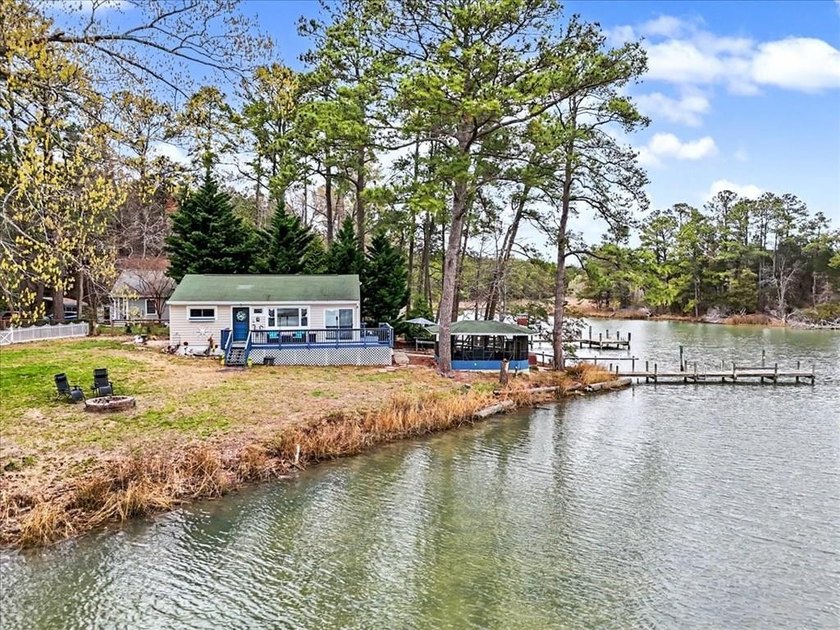 Located in the General Parker Shores Community, 184 Windsong - Beach Home for sale in Kinsale, Virginia on Beachhouse.com