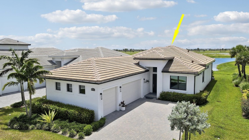 LAKESIDE BEAUTY! This 3BDRM+Den/3BA/3CG great-room style 'Lila' - Beach Home for sale in Port Saint Lucie, Florida on Beachhouse.com