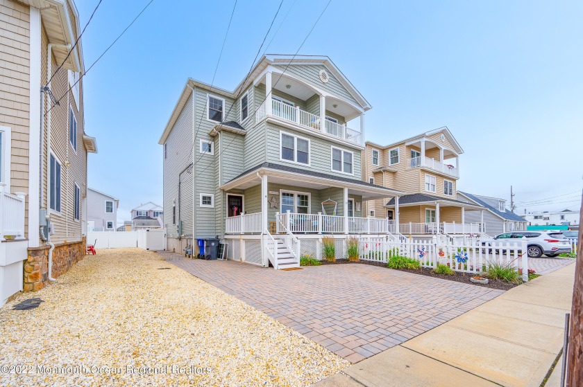 ORTLEY BEACH - OCEAN BLOCK BEAUTY - SPACIOUS TOWNHOME 9 HOMES - Beach Townhome/Townhouse for sale in Ortley Beach, New Jersey on Beachhouse.com