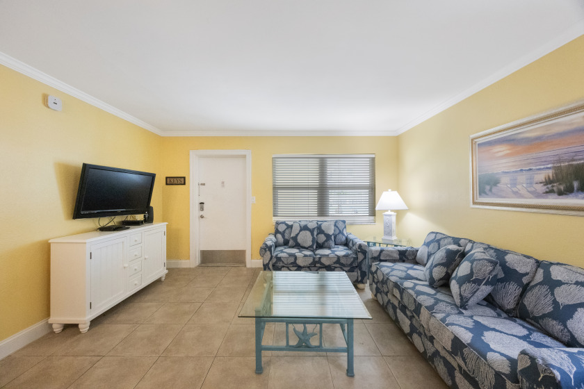 2b 2b Ground Floor Poolside - Surf Song #118 - Beach Vacation Rentals in Madeira Beach, Florida on Beachhouse.com