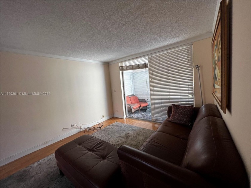 Spacious 2/2 near Aventura, I-95, shopping plazas. Tenant - Beach Condo for sale in Miami, Florida on Beachhouse.com