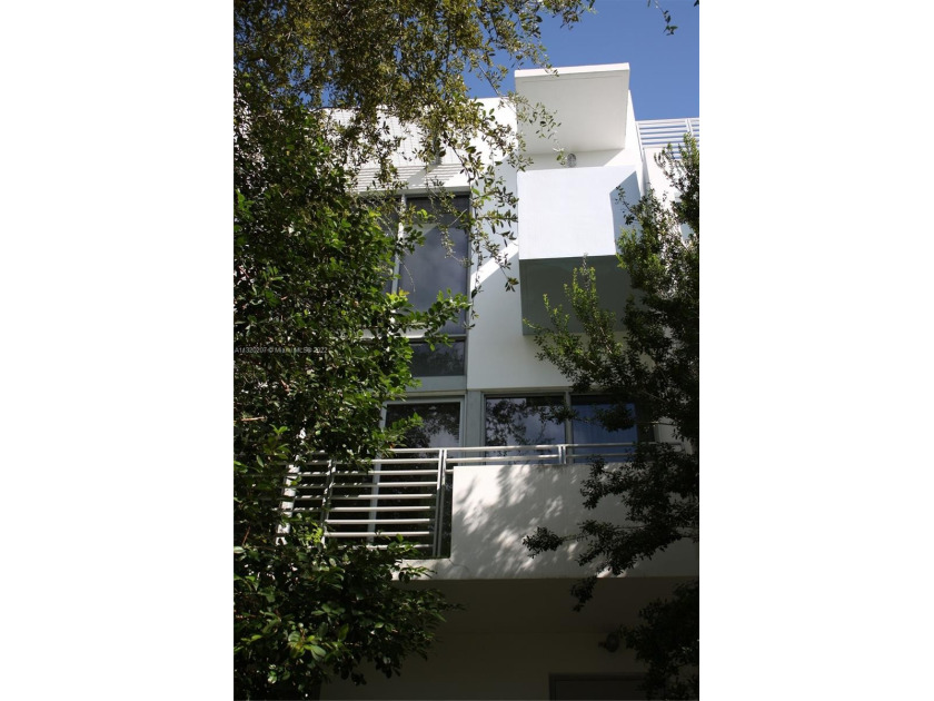 Where else you going to find this square footage with this price - Beach Townhome/Townhouse for sale in Miami  Beach, Florida on Beachhouse.com