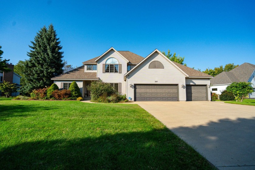 **Welcome to Your Dream Home at 1917 Goldeneye Dr., Holland - Beach Home for sale in Holland, Michigan on Beachhouse.com