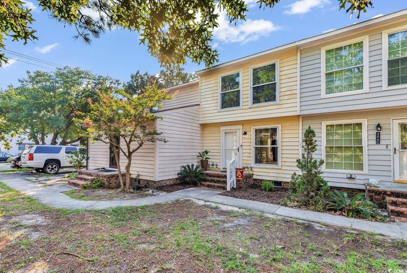 Looking for that affordable townhome in a perfect location.  Let - Beach Townhome/Townhouse for sale in Myrtle Beach, South Carolina on Beachhouse.com