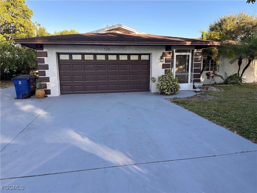 Welcome to your dream home! Perfectly situated near top-rated - Beach Home for sale in Lehigh Acres, Florida on Beachhouse.com