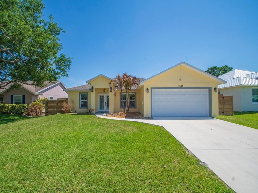 Built in 2021, beautifully designed 3 bed, 2 bath home, 2 car - Beach Home for sale in Vero Beach, Florida on Beachhouse.com