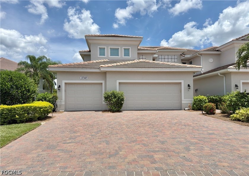 Overlook the lake on the 16th Hole in The Verandah! Welcome to - Beach Condo for sale in Fort Myers, Florida on Beachhouse.com