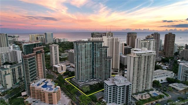 The '6' stack is the most preferred floor plan! This 1,700 saft - Beach Condo for sale in Honolulu, Hawaii on Beachhouse.com