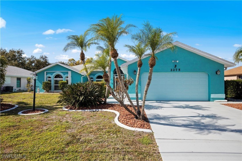 MAJOR PRICE ADJUSTMENT! SELLERS WILL ENTERTAIN ALL REASONABLE - Beach Home for sale in Punta Gorda, Florida on Beachhouse.com