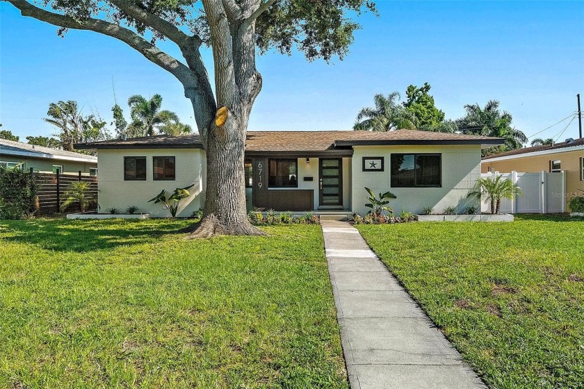 One or more photo(s) has been virtually staged. POOL HOME OASIS! - Beach Home for sale in St. Petersburg, Florida on Beachhouse.com