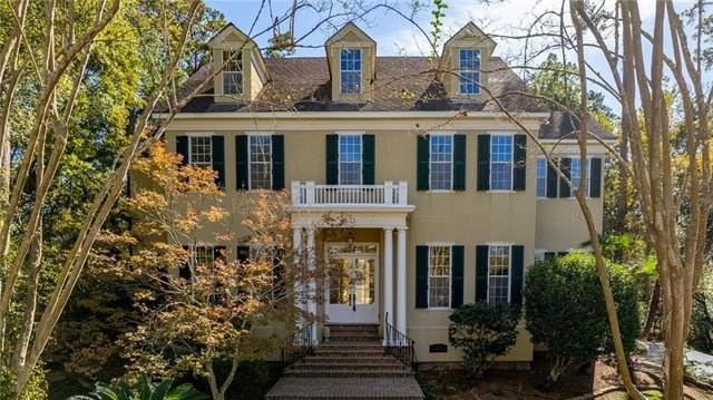 Unlock a world of elegance at 10 Tupelo Trace, a stunning 5,681 - Beach Home for sale in Mandeville, Louisiana on Beachhouse.com