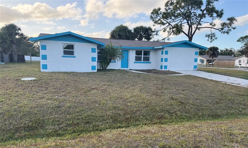 Perfectly located just a few blocks from Historic Dearborn - Beach Home for sale in Englewood, Florida on Beachhouse.com