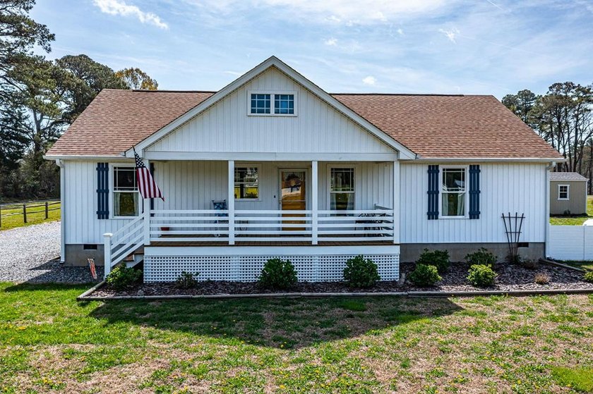 Enjoy peaceful, protected waterfront living just minutes from - Beach Home for sale in Reedville, Virginia on Beachhouse.com