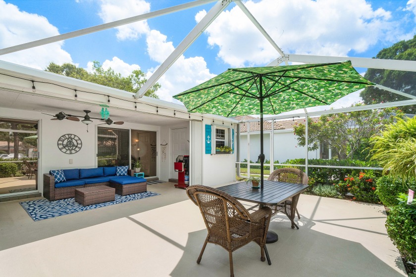 Welcome to the beautiful sought after Divosta community of Sun - Beach Townhome/Townhouse for sale in Palm Beach Gardens, Florida on Beachhouse.com