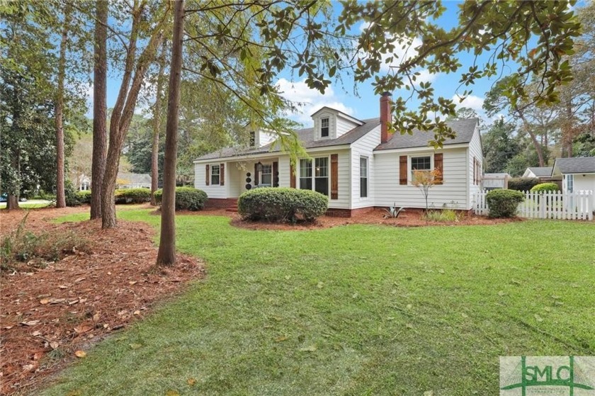 Spacious Isle of Hope cottage in Wymberley, on a gorgeous corner - Beach Home for sale in Savannah, Georgia on Beachhouse.com