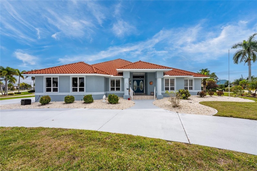 Welcome to your waterfront paradise in Punta Gorda, a home - Beach Home for sale in Punta Gorda, Florida on Beachhouse.com