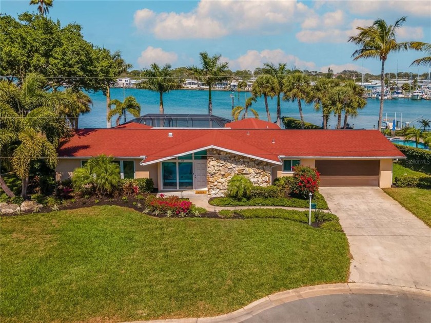 Stunning water view!!! Waterfront!! Almost new boat lift!! - Beach Home for sale in Venice, Florida on Beachhouse.com