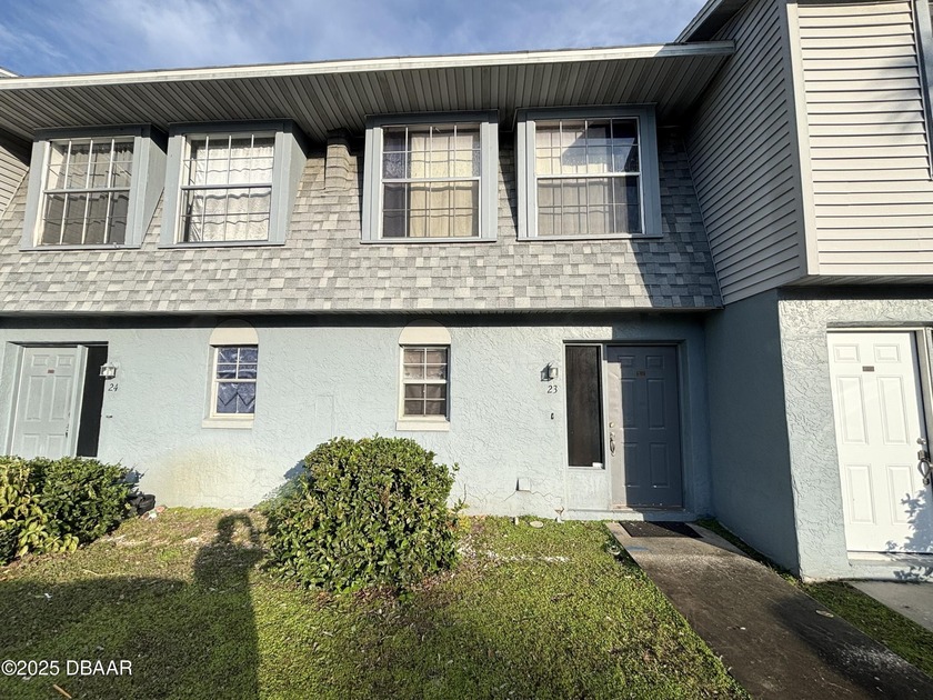 Great investment opportunity. Great rental history in this - Beach Condo for sale in Daytona Beach, Florida on Beachhouse.com